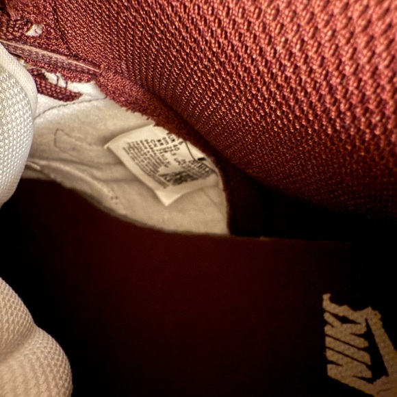 Wmns Nike Dunk High 'Burgundy Crush size 8.5 worn twice excellent condition - Picture 6 of 6